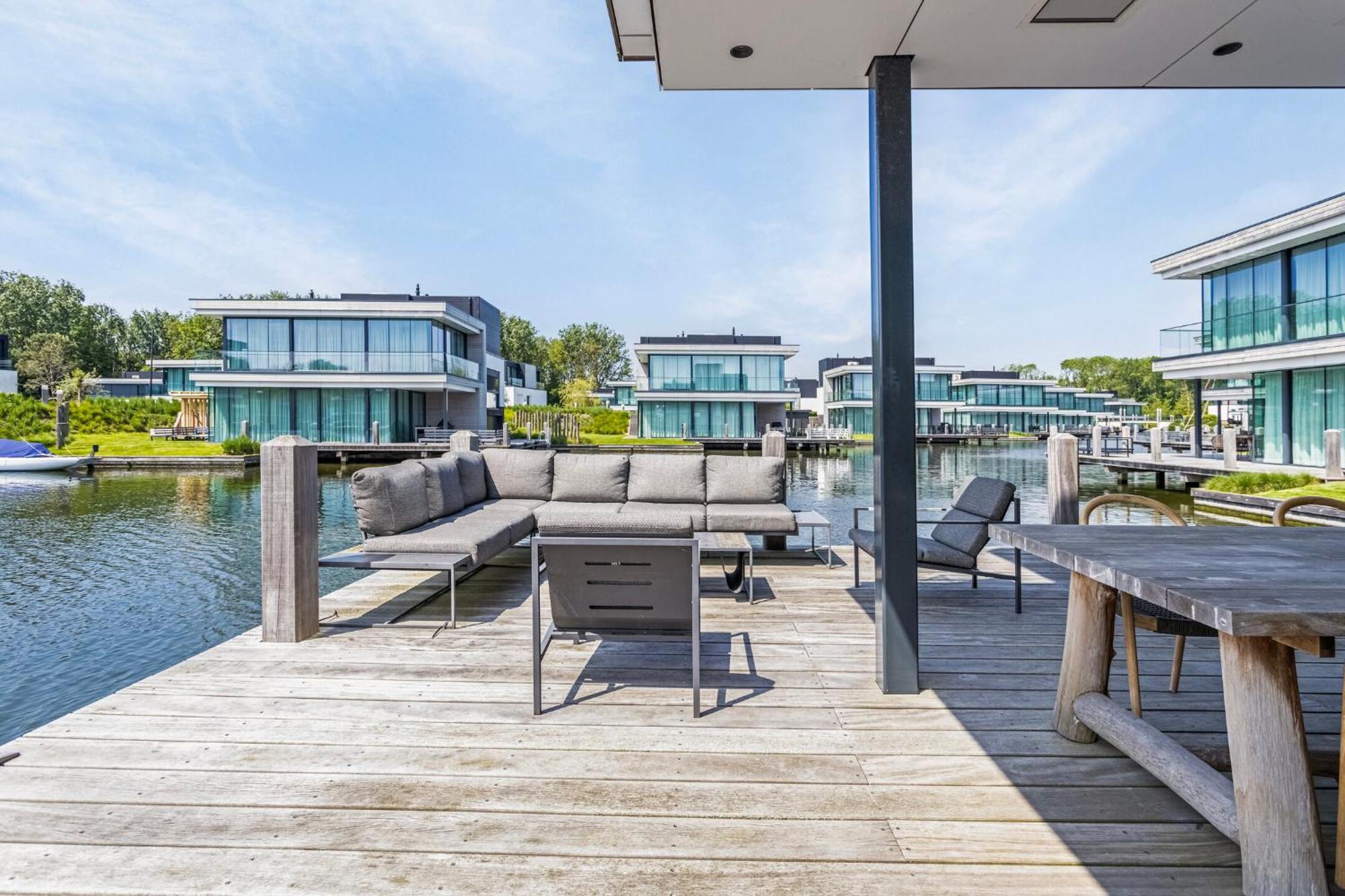 Lake House With Dock At Lake Veere, Zeeland アルネマイデン エクステリア 写真