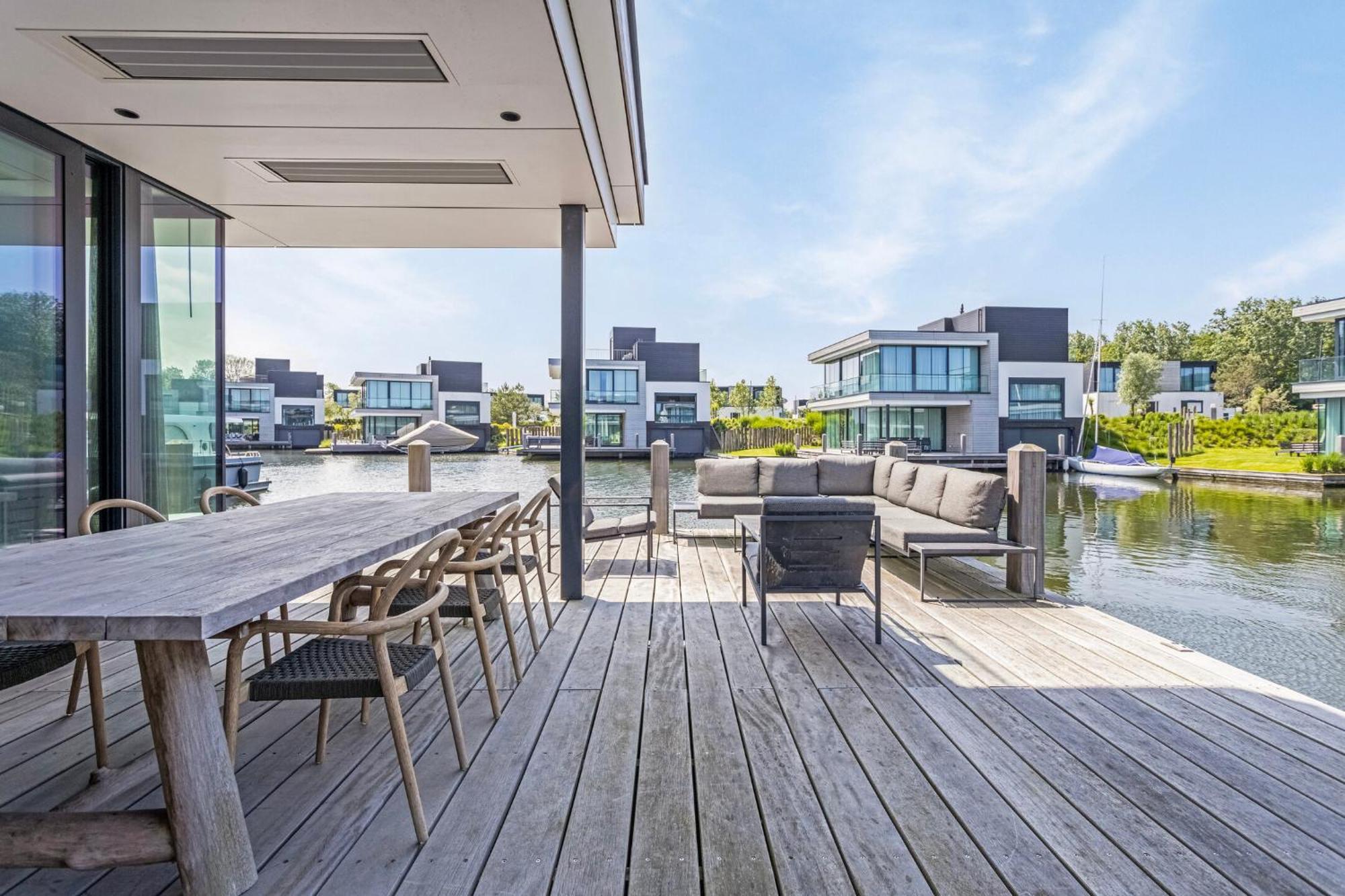 Lake House With Dock At Lake Veere, Zeeland アルネマイデン エクステリア 写真