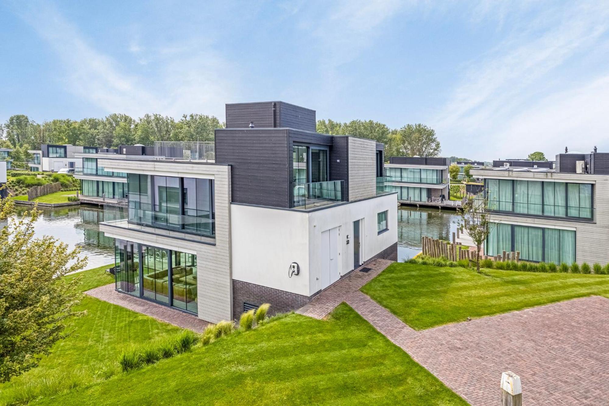 Lake House With Dock At Lake Veere, Zeeland アルネマイデン エクステリア 写真
